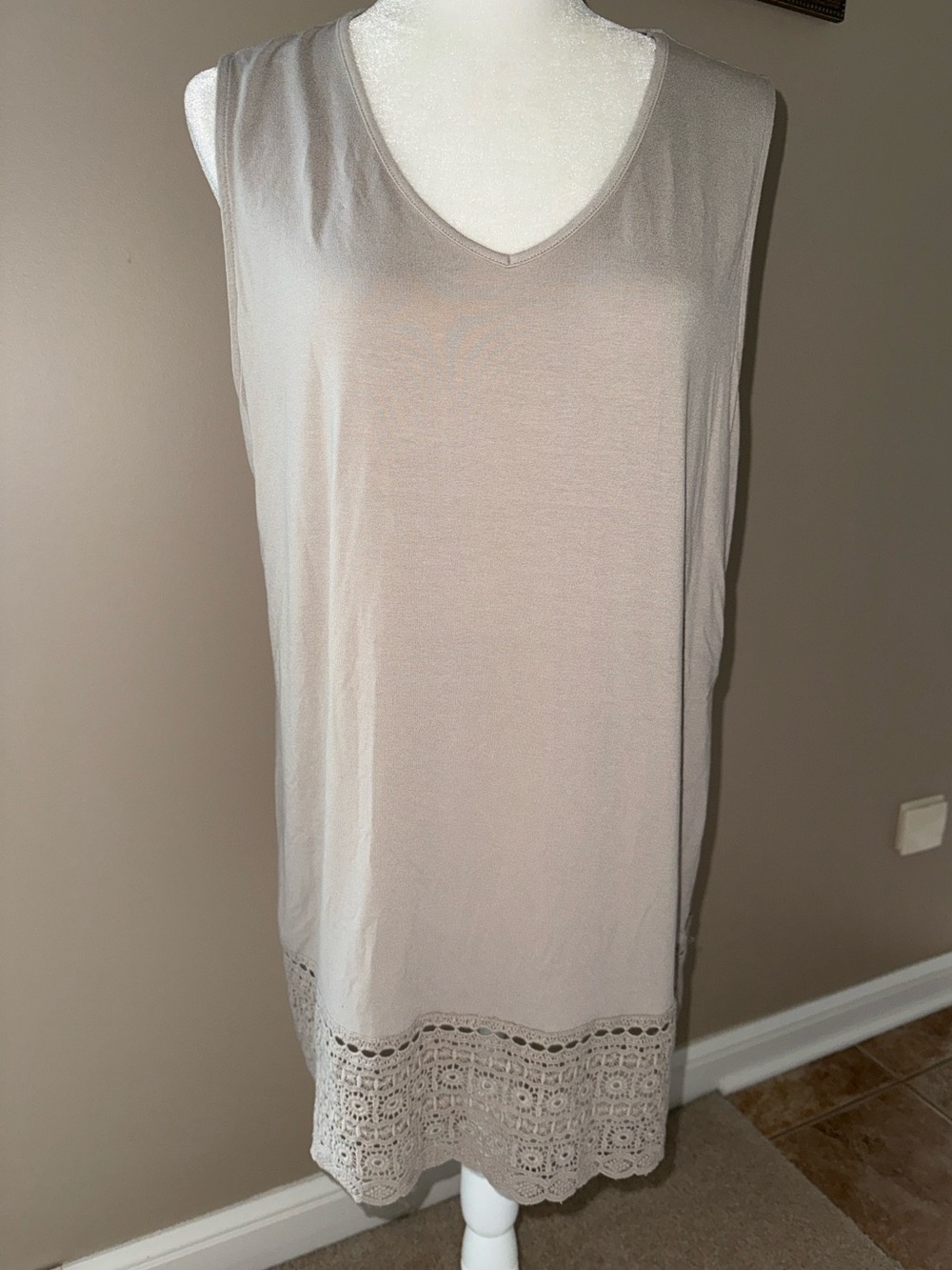 Chico’s Layla Lace Hem Tank Knit Tunic in Taupe, Size 3, NWT
